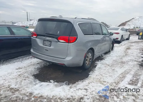 2018 Chrysler Pacifica Touring L из США, поврежденный, VIN 2C4RC1BG8JR317983